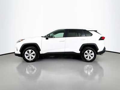 2024 Toyota RAV4, $29977. Photo 4