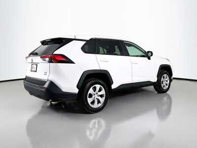 2024 Toyota RAV4, $29977. Photo 7