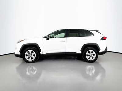 2024 Toyota RAV4, $28977. Photo 4