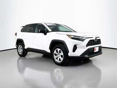 2024 Toyota RAV4, $28977. Photo 1