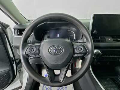 2024 Toyota RAV4, $29977. Photo 11