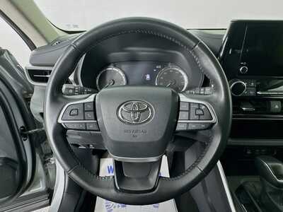 2024 Toyota Highlander, $36477. Photo 11