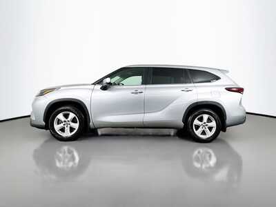 2024 Toyota Highlander, $36477. Photo 4