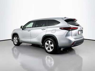 2024 Toyota Highlander, $36477. Photo 5