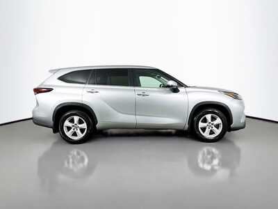 2024 Toyota Highlander, $36477. Photo 8
