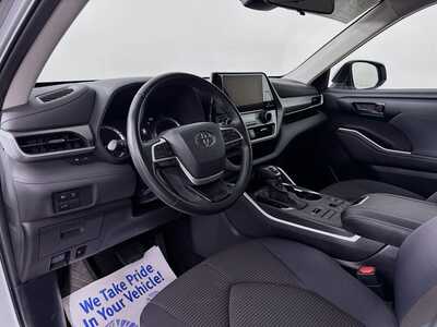 2024 Toyota Highlander, $36477. Photo 9