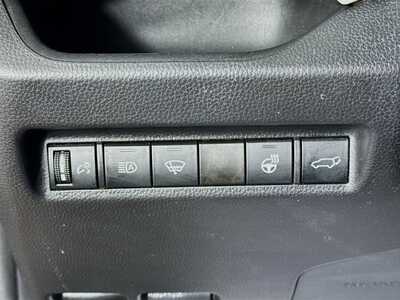 2021 Toyota RAV4, $28477. Photo 10