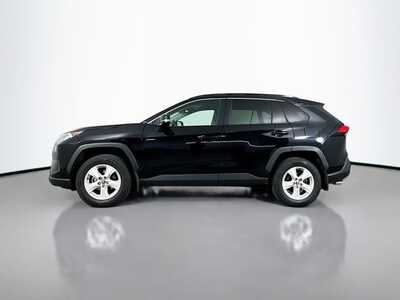 2021 Toyota RAV4, $28477. Photo 4