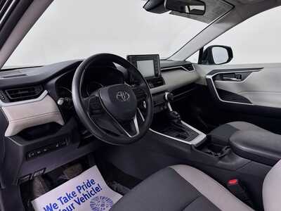 2021 Toyota RAV4, $28477. Photo 9