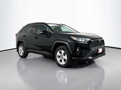 2021 Toyota RAV4, $28477. Photo 1