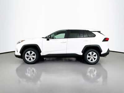 2024 Toyota RAV4, $29977. Photo 4