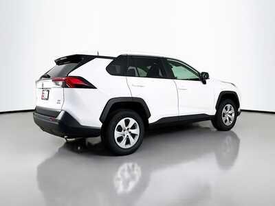 2024 Toyota RAV4, $29977. Photo 7