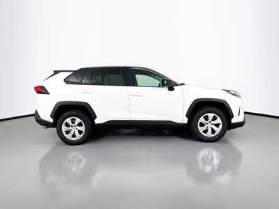 2024 Toyota RAV4, $29977. Photo 8