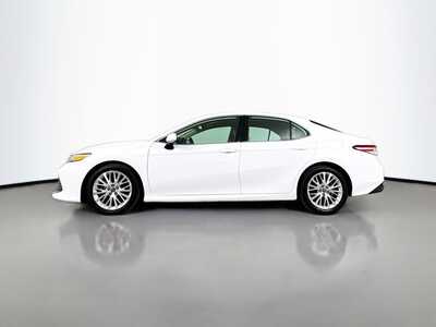 2019 Toyota Camry, $29977. Photo 4