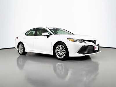 2019 Toyota Camry, $29977. Photo 1