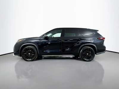 2025 Toyota Highlander, $46977. Photo 4