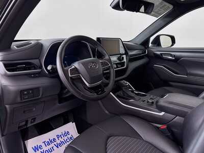 2025 Toyota Highlander, $46977. Photo 9