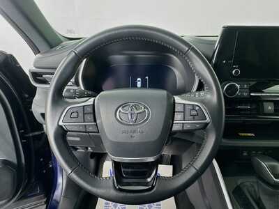 2025 Toyota Highlander, $46977. Photo 11