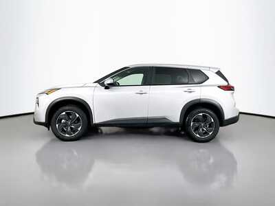 2025 Nissan Rogue, $25977. Photo 4