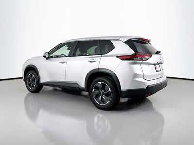 2025 Nissan Rogue, $25977. Photo 5