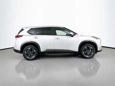 2025 Nissan Rogue, $25977. Photo 8