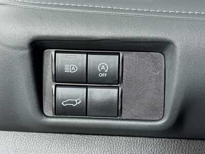 2025 Toyota Highlander, $45977. Photo 10