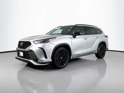 2025 Toyota Highlander, $45977. Photo 3