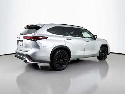 2025 Toyota Highlander, $45977. Photo 7