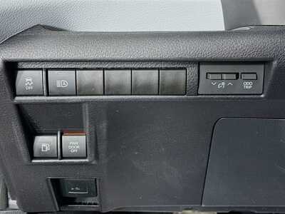 2025 Toyota Sienna, $39977. Photo 10