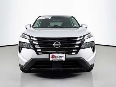 2025 Nissan Rogue, $25977. Photo 2