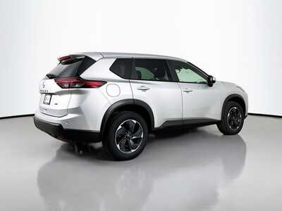 2025 Nissan Rogue, $25977. Photo 7