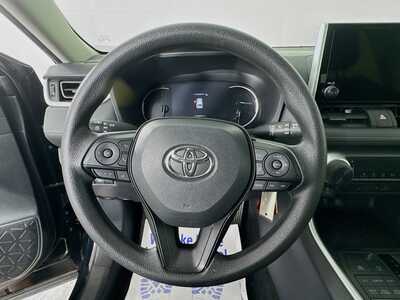 2024 Toyota RAV4, $29977. Photo 11
