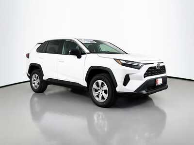 2024 Toyota RAV4, $29977. Photo 1