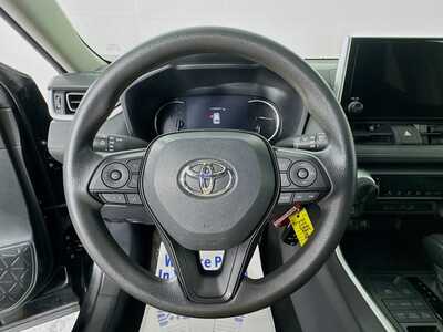 2024 Toyota RAV4, $28977. Photo 11