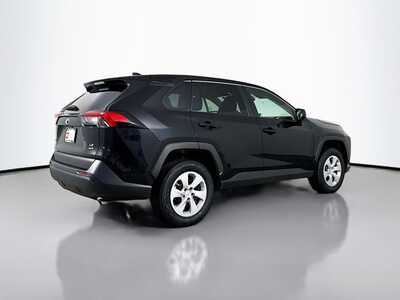 2024 Toyota RAV4, $28977. Photo 7