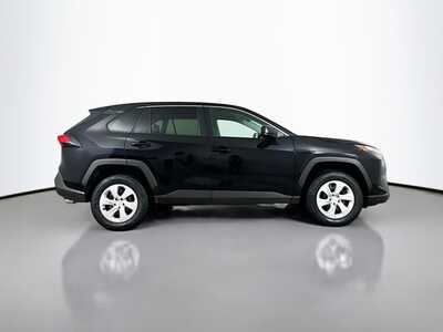 2024 Toyota RAV4, $28977. Photo 8