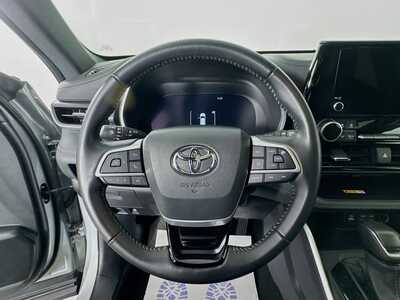 2025 Toyota Highlander, $46977. Photo 11