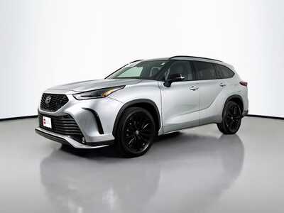 2025 Toyota Highlander, $46977. Photo 3