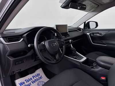 2025 Toyota RAV4, $35977. Photo 9