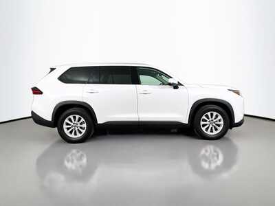 2025 Toyota Grand Highlander, $45977. Photo 8