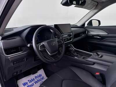 2025 Toyota Grand Highlander, $45977. Photo 9