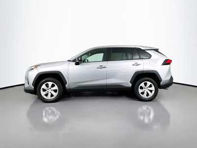 2024 Toyota RAV4, $29977. Photo 4