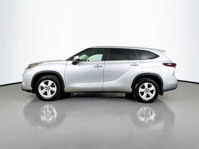 2024 Toyota Highlander, $36740. Photo 4