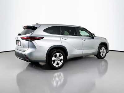 2024 Toyota Highlander, $36740. Photo 7