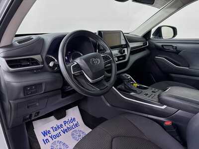 2024 Toyota Highlander, $36740. Photo 9