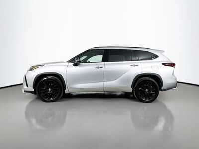 2025 Toyota Highlander, $45977. Photo 4