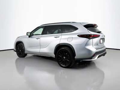 2025 Toyota Highlander, $45977. Photo 5