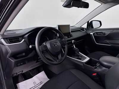 2025 Toyota RAV4, $30599. Photo 9