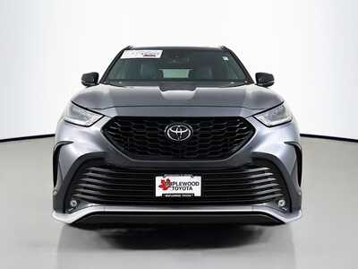 2025 Toyota Highlander, $45977. Photo 2