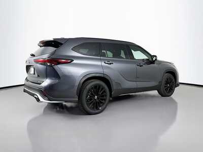 2025 Toyota Highlander, $45977. Photo 7